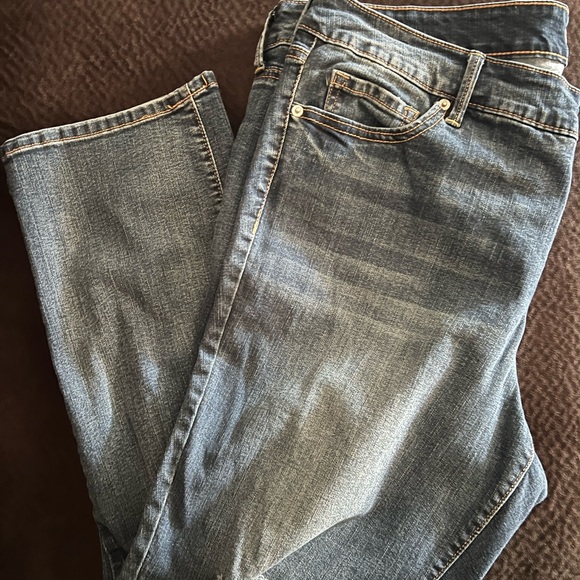 Pre-LOVED Jessica Simpson mid rise straight ankle jeans. Size 16W. EUC. - Picture 2 of 7